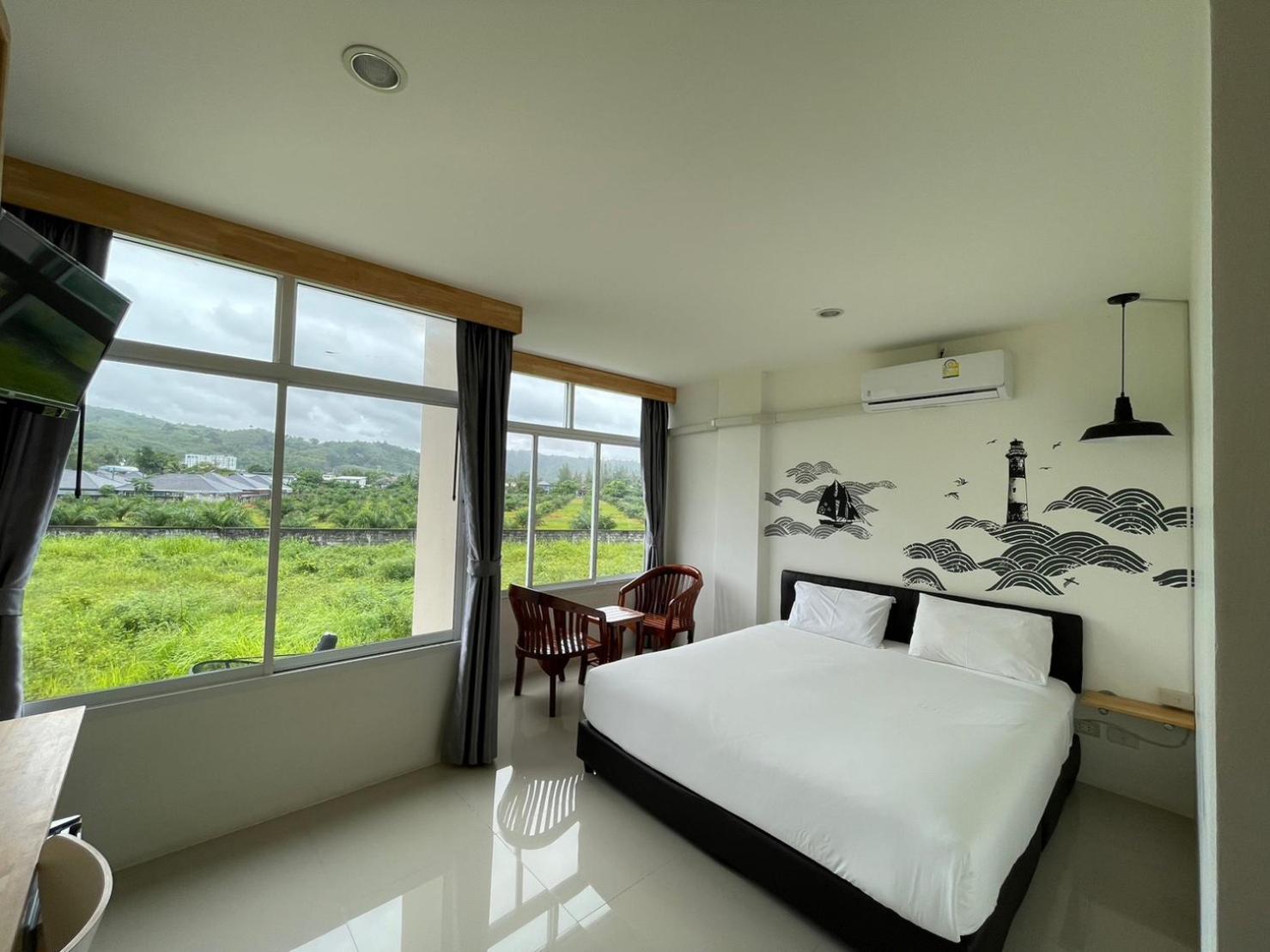 Dwell Phuket Airport Hotel At Naiyang Nai Yang Beach Exterior foto