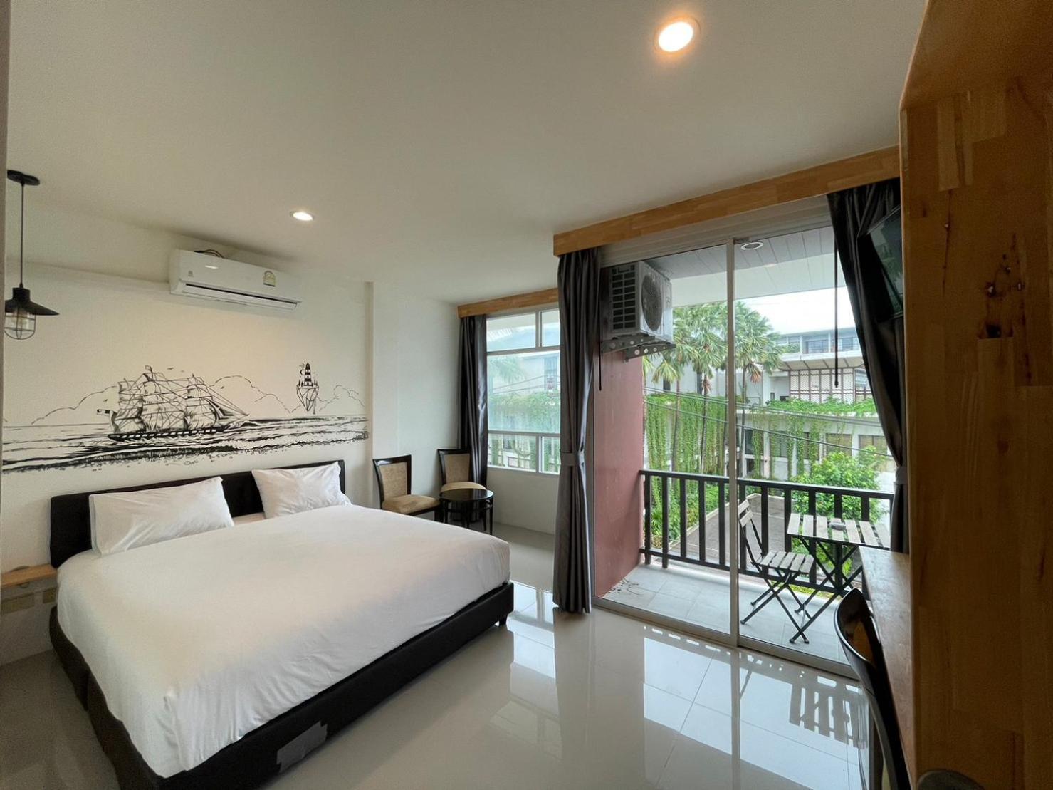 Dwell Phuket Airport Hotel At Naiyang Nai Yang Beach Exterior foto