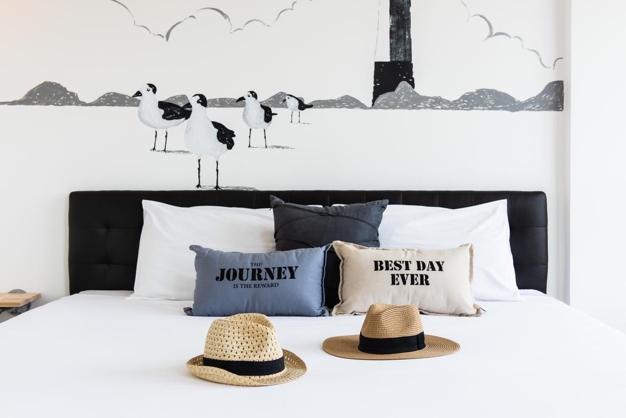 Dwell Phuket Airport Hotel At Naiyang Nai Yang Beach Exterior foto